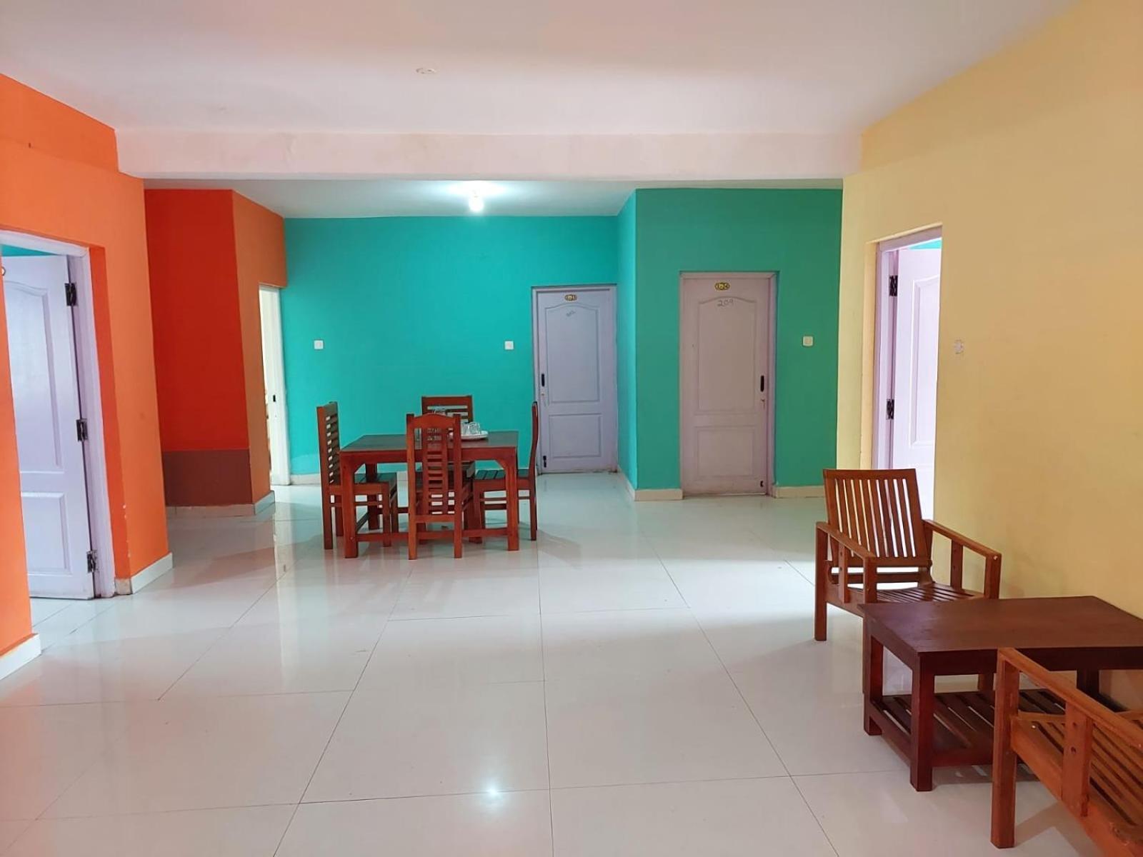 Memmsta Hotels 1510 - Ooty Buitenkant foto